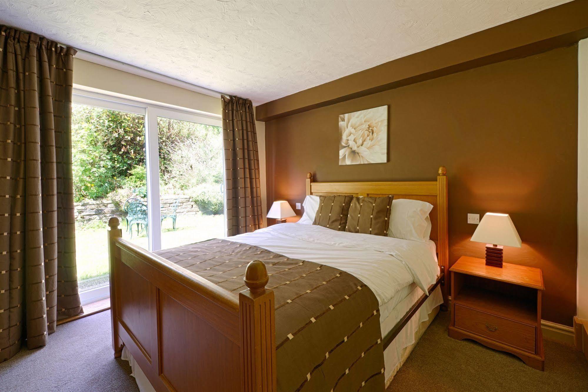 Hotel Clough Manor à Denshaw Extérieur photo
