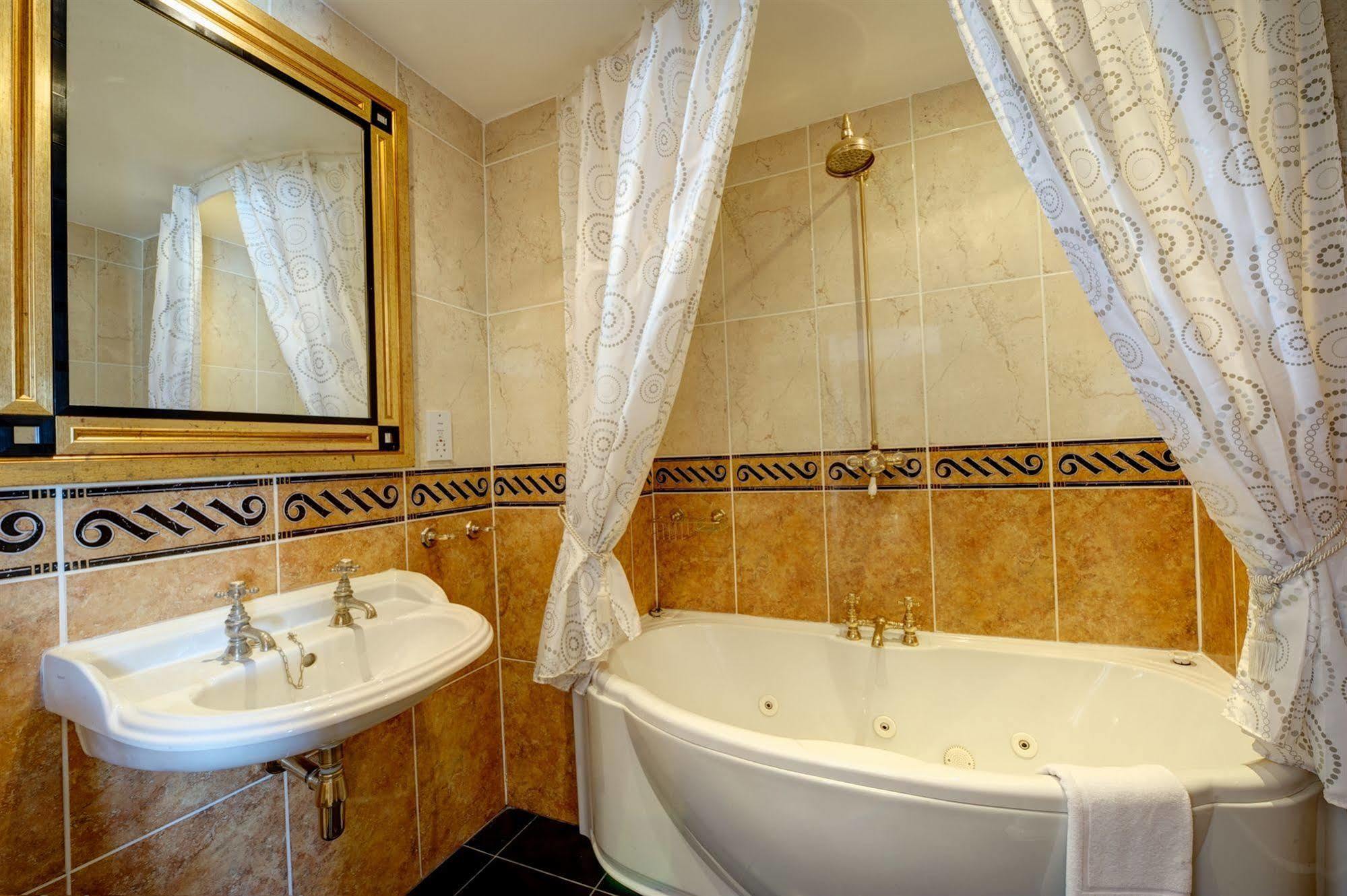 Hotel Clough Manor à Denshaw Extérieur photo
